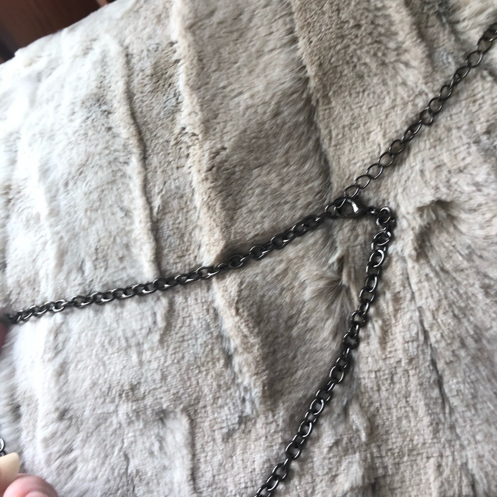 Gunmetal angel wing necklace NWT Rhinestone - Picture 4 of 5